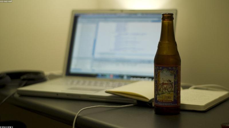 Shopify CEO用AI Agent给20年代码库提速53%：CEO们重新开始写代码了